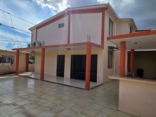 Foto 2 de Vendo Casa Esquinera en Urbanización Estrella del Mar con 4 Dormitorios 199 m²