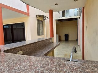 Foto 4 de Vendo Casa Esquinera en Urbanización Estrella del Mar con 4 Dormitorios 199 m²