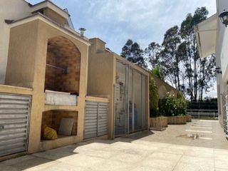 Foto 7 de VENTA CASA 4 DORMITORIOS CON SUITE EN URBANIZACIONCAMPO ALEGRE, MONTESERRIN