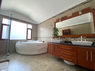 Foto 34 de VENTA CASA 4 DORMITORIOS CON SUITE EN URBANIZACIONCAMPO ALEGRE, MONTESERRIN