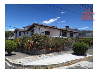 Foto 1 de Arriendo Amplia Casa 350m2 independiente la Primavera 2