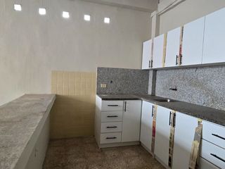 Foto 4 de Vendo Casa 3 pisos en Gómez Rendón y la 6ava Uso Comercial - Residencial