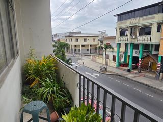 Foto 10 de Vendo Casa 3 pisos en Gómez Rendón y la 6ava Uso Comercial - Residencial