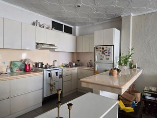 Foto 1 de Vendo Casa 3 pisos en Gómez Rendón y la 6ava Uso Comercial - Residencial
