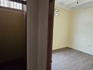 Foto 19 de Vendo Casa 3 pisos en Gómez Rendón y la 6ava Uso Comercial - Residencial