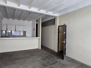 Foto 23 de Vendo Casa 3 pisos en Gómez Rendón y la 6ava Uso Comercial - Residencial