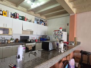 Foto 34 de Vendo Casa 3 pisos en Gómez Rendón y la 6ava Uso Comercial - Residencial