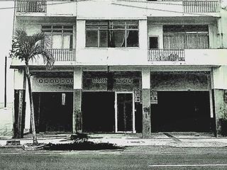 Foto 50 de Vendo Casa 3 pisos en Gómez Rendón y la 6ava Uso Comercial - Residencial