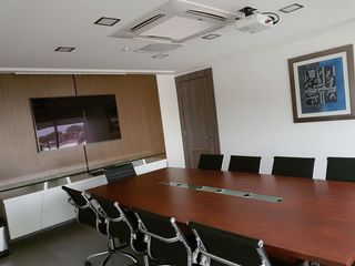 Foto 15 de Alquilo Oficina de 55m² en Moderno Edificio Sky Building, Salida Aeropuerto
