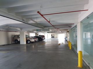 Foto 18 de Alquilo Oficina de 55m² en Moderno Edificio Sky Building, Salida Aeropuerto