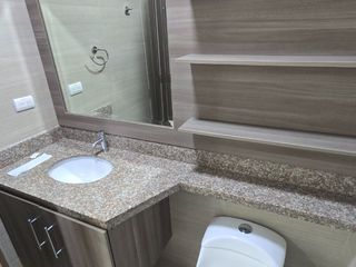 Foto 4 de Alquilo Oficina de 55m² en Moderno Edificio Sky Building, Salida Aeropuerto