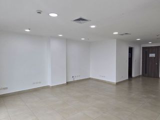 Foto 6 de Alquilo Oficina de 55m² en Moderno Edificio Sky Building, Salida Aeropuerto
