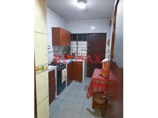 Foto 4 de Casa De Dos Pisos Mas Azotea En El Rimac