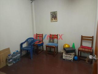 Foto 7 de Casa De Dos Pisos Mas Azotea En El Rimac