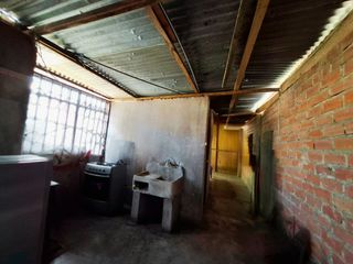 Foto 5 de Venta De Casa De 2 Pisos En Zona Turistica Y Comercial - Comas