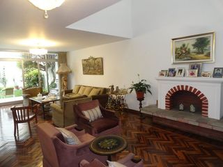 Foto 2 de CASA EN SAN BORJA CERCA AL CENTRO COMERCIAL LA RAMBLA