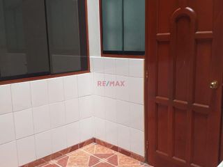 Foto 2 de Se Alquila Departamento En Primer Piso con cochera,  En Surco