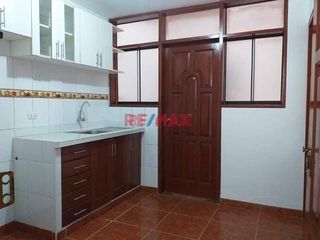 Foto 1 de Se Alquila Departamento En Primer Piso con cochera,  En Surco