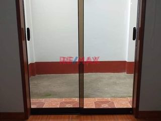Foto 7 de Se Alquila Departamento En Primer Piso con cochera,  En Surco