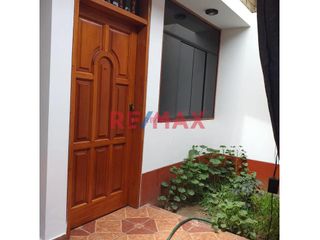 Foto 3 de Se Alquila Departamento En Primer Piso con cochera,  En Surco