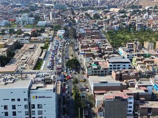 Foto 3 de ¡OPORTUNIDAD ÚNICA DE INVERSIÓN! CASA COMO TERRENO EN ZONA ESTRATÉGICA DE SAN MARTÍN DE PORRES