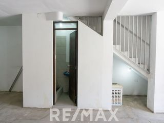 Foto 3 de ✅ Local Comercial 100 M² En Av. Universitaria Y Av. Mayolo / Amplio