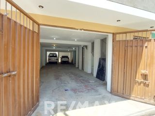 Foto 2 de ✅ Local Comercial 100 M² En Av. Universitaria Y Av. Mayolo / Amplio