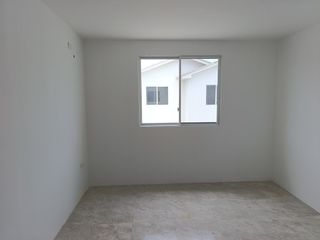 Foto 9 de Alquiler Casa en Daule Urb. Casa Laguna