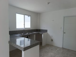 Foto 3 de Alquiler Casa en Daule Urb. Casa Laguna