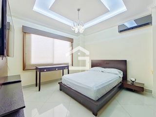 Foto 13 de Apartamento Amoblado de 3 Habitaciones en Planta Baja en Urb. La Riviera con Patio y Muebles Exclusivos