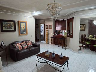 Foto 3 de ¡Vendo Casa en Urdesa Central Sector Colegio Santo Domingo de Guzmán!