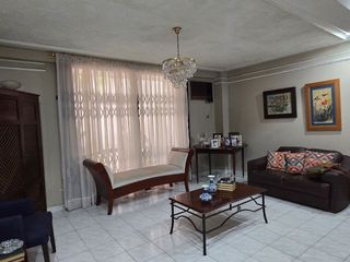 Foto 12 de ¡Vendo Casa en Urdesa Central Sector Colegio Santo Domingo de Guzmán!