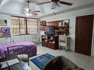 Foto 2 de ¡Vendo Casa en Urdesa Central Sector Colegio Santo Domingo de Guzmán!