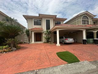 Foto 1 de VENTA CASA ESTANCIAS DEL RIO SAMBORONDON