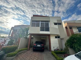 Foto 1 de VENTA CASA, BELOHORIZONTE, VIA A LA COSTA