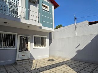 Foto 1 de Vendo Moderna Casa en Ciudadela Guayacanes 2 Plantas en Sector Cerrado