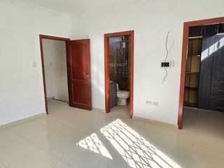 Foto 5 de Vendo Moderna Casa en Ciudadela Guayacanes 2 Plantas en Sector Cerrado