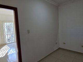 Foto 17 de Vendo Moderna Casa en Ciudadela Guayacanes 2 Plantas en Sector Cerrado