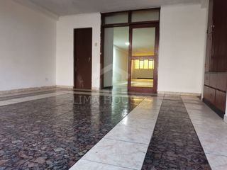 Foto 12 de ALQUILO LOCAL COMERCIAL OFICINA EN LA VICTORIA - 2do PISO