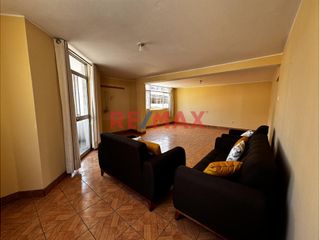 Foto 14 de Venta De Amplia Casa En El Callao – Super Oportunidad Precio Por Metro Cuadrado De Locura