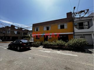 Foto 18 de Venta De Amplia Casa En El Callao – Super Oportunidad Precio Por Metro Cuadrado De Locura