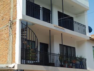 Foto 1 de VENTA CASA TRIFAMILIAR BARRIO MARROQUIN 2