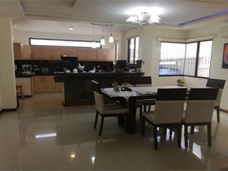 Foto 9 de Casa De Venta En Manta Zona Sur Y/T