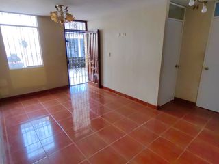Foto 10 de Alquiler De Casa De Un Piso En Urb. Villas Del Sol De Los Portales - Ica