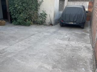 Foto 7 de Vendo Casa como terreno en Avenida principal y esquina en Mariano Melgar