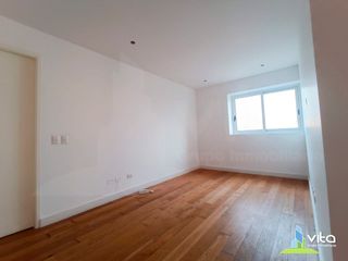 Foto 14 de Se Vende departamento frente al Mar en Miraflores – 318 m² | 4 Dormitorios + 2 Cocheras