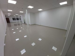 Foto 3 de Alquiler Local Comercial En San Borja, Calle Remington, Zona De Alto Transito Totalmente Comercial, Seguridad Y Estacionamientos!