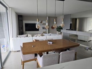 Foto 1 de Apartamento en Venta Castropol Medellín, de 160 m2