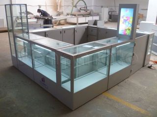 Foto 5 de ISLAS COMERCIALES EN RENTA – CENTRO COMERCIAL GALERÍA, CENTRO NORTE DE QUITO
