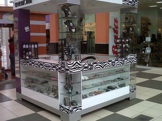 Foto 8 de ISLAS COMERCIALES EN RENTA – CENTRO COMERCIAL GALERÍA, CENTRO NORTE DE QUITO